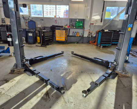 Подъемник двухстоечный электрогидравлический г/п 5.5 т BETA 55MCT