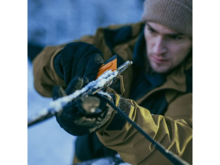 Щетка для снега 47см со скребком Solid FISKARS