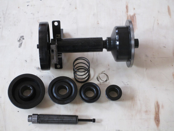 Балансировочный станок AE&T B-820