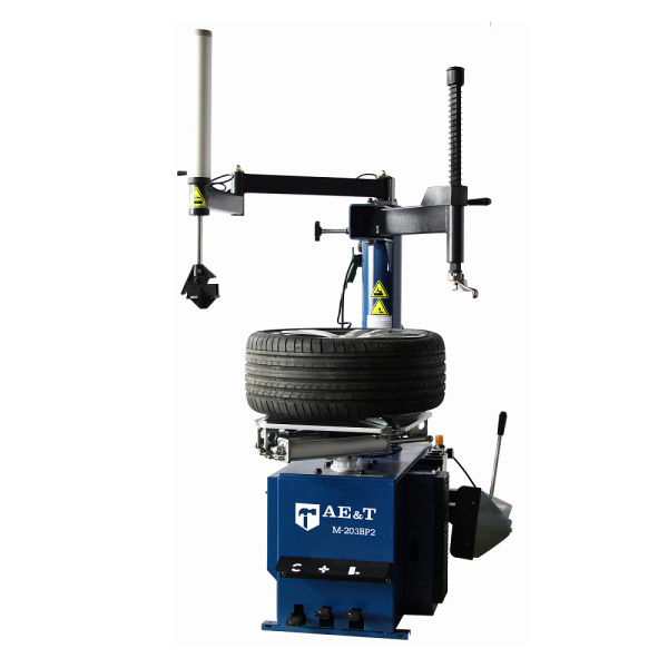 Шиномонтажный станок AE&T М-203ВР2 полуавтомат с наддувом и левой рукой