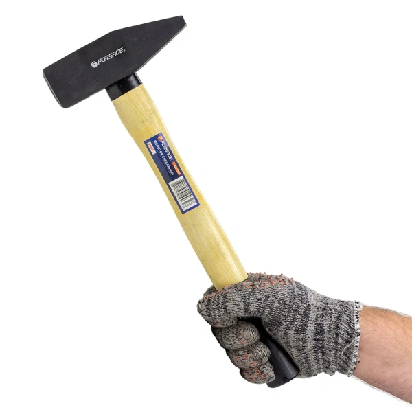 Молоток слесарный с деревянной ручкой и пластиковой защитой у основания (1500г)