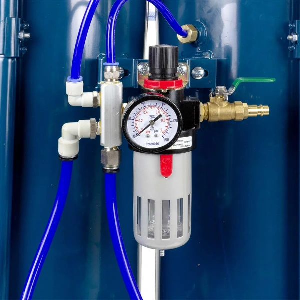 Передвижной пескоструйный аппарат напорного типа (2 бака 26л, 155,8л/мин, 2,5-6 bar, шланг под мягк.фракцию 1.5м, шланг под пистолет 3.2м) +сопла 5шт