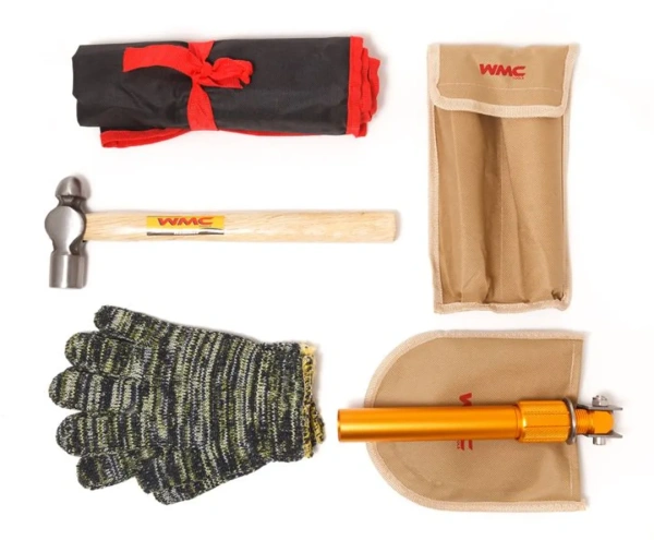 Набор инструментов 65пр.1/2''(8-32мм, ключи:8-19мм,шарнирно-губцевый инстр.,отвертки+лопата 9в1,перчатки, кейс-слесарный стул max нагр.120кг)в кейсе