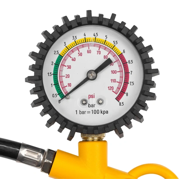 Набор пневматических инструментов: пистолет с манометром, шланг