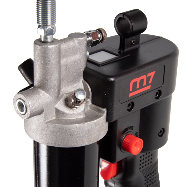 Шприц плунжерный 400 мл аккумуляторный 3 предмета кейс MIGHTY SEVEN DGG-102A1