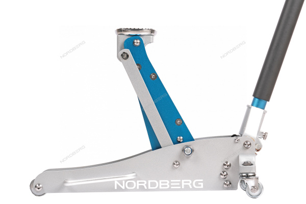 Домкрат подкатной алюминиевый в сумке 1,5 т NORDBERG N32015