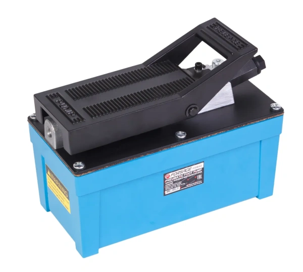 Насос пневмогидравлический ножной (объем масла - 1.6л, давление - 700 bar )