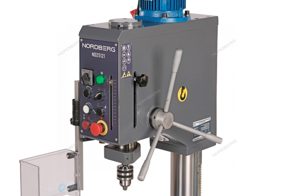 Станок сверлильный редукторный NORDBERG ND25121 (0,85 кВт, 25 мм, макс. расст. до стола 350 мм, 12 скоростей, тиски)