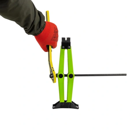 Домкрат механический ''ромб' 2т (hmin115мм, hmax 400мм, L-420мм) в водоотталкивающем чехле в комплекте с ключом трещоточным