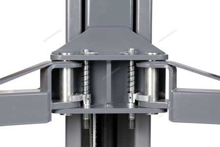 Подъемник двухстоечный с верхней синхронизацией NORDBERG N4124HM-4,5G (4,5 т, 380 V)