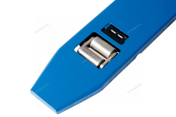 Тележка (рохля) складская гидравлическая с низким подхватом 1 т, с полиуретановыми колесами, мин. высота 35 мм NORDBERG N3903-10