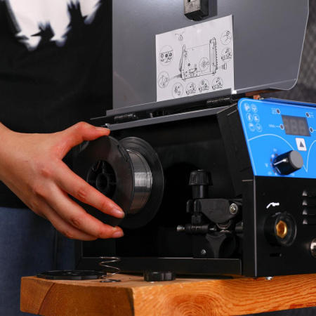 Сварочный полуавтомат DEKO DKWM200NG