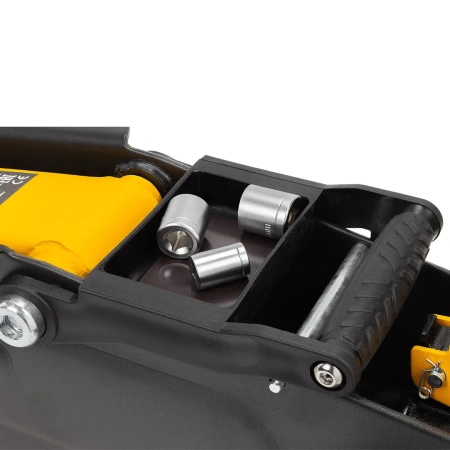 Домкрат подкатной гидравлический с резиновой накладкой и магнитным лотком 2.25т (h min 150мм, h max 530мм)