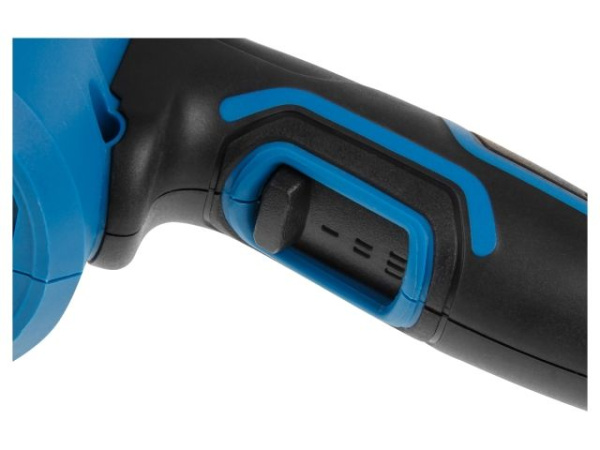 Термовоздуходувка BULL HG 5501 в чем. + набор сопл 1800 Вт, 3 скор., 50-550 °С, ступенч. рег.