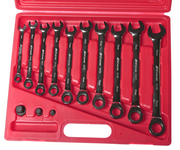Набор ключей комбинированных трещоточных в кейсе JTC 3028 (8-19 мм, 13 предметов)