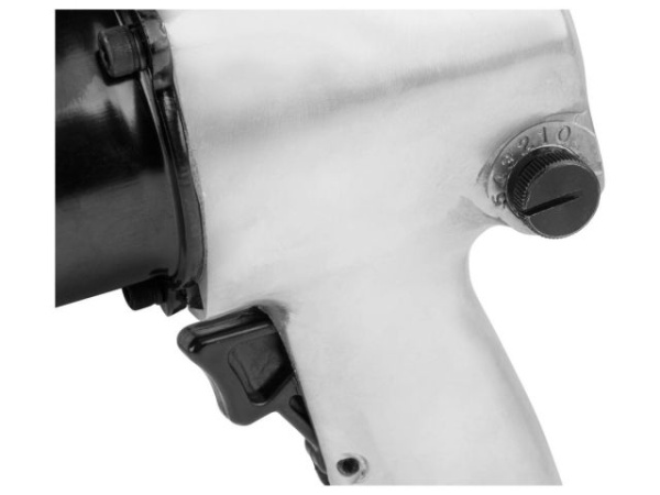 Пневмогайковерт 1/2" DGM DTW-7012 с лубрикатором и головками