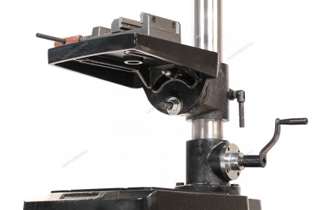 Станок сверлильный профессиональный NORDBERG ND2053P (750 Вт, 20 мм, 5 скоростей, нарезание резьбы, тиски)