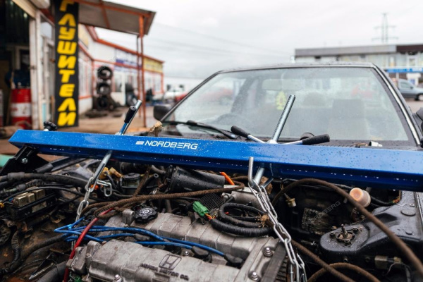 Стенд для вывешивания двигателей NORDBERG N3005 (500 кг, L=150 см)