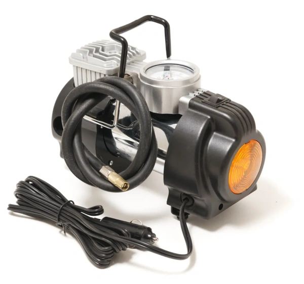 Компрессор поршневой автомобильный с фонарем F-2014125 ''FORSAGE''(35л/мин, 15А) 12V''