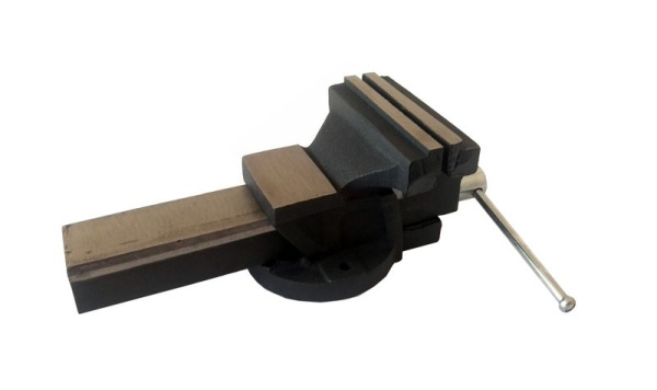 Тиски стальные с наковальней 6''-150мм