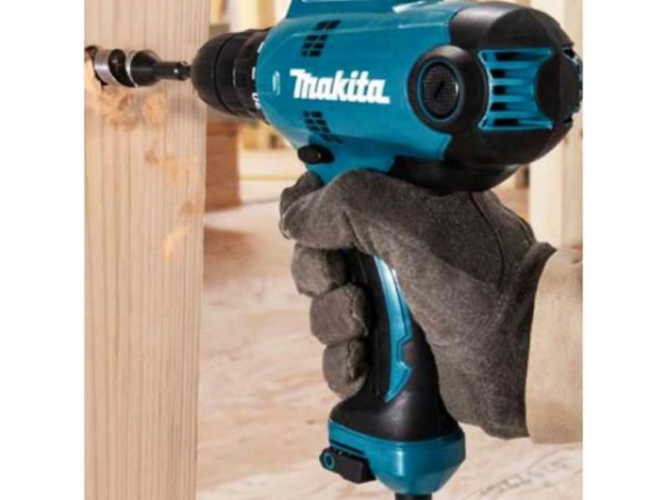 Дрель-шуруповерт MAKITA DF0300X1 в кор. + Отвертка D-58833