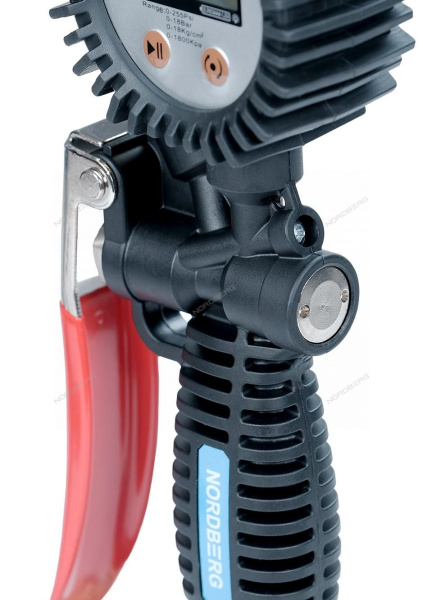 Пистолет для подкачки колес с цифровым манометром NORDBERG TI63