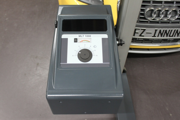 Прибор для проверки и регулировки света фар MLT 1000