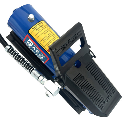 Насос пневмогидравлический со шлангом AE&T T08069 (0,69 л)