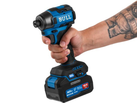 Аккум. ударный гайковерт/винтоверт BULL CID 2218 в кор. XLTpro, SOLO, БЕСЩЕТ., 18 В, 220 Н*м