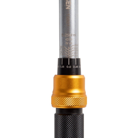 Ключ динамометрический 1/4", 5-25 Нм в пластиковом кейсе TOLSEN TT19661