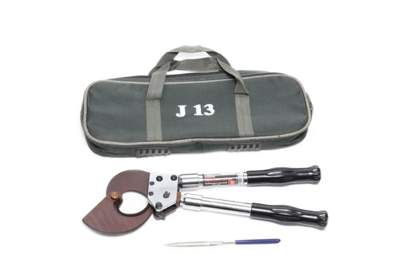 Кабелерез ручной с телескопическими ручками(сталь/трос 150мм2, медь/аллюминий 720мм2 )в сумке