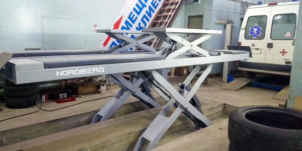 Подъемник ножничный для сход-развала NORDBERG N635-4,5 (4,5 т, 380 В, 2 уровня, с авар. опусканием, синий/серый)