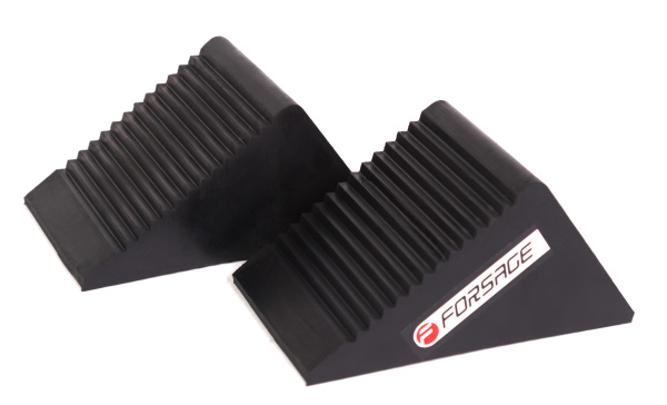 Башмак противооткатный резиновый (длина - 130мм, ширина - 80мм, высота - 65мм), к-т 2шт