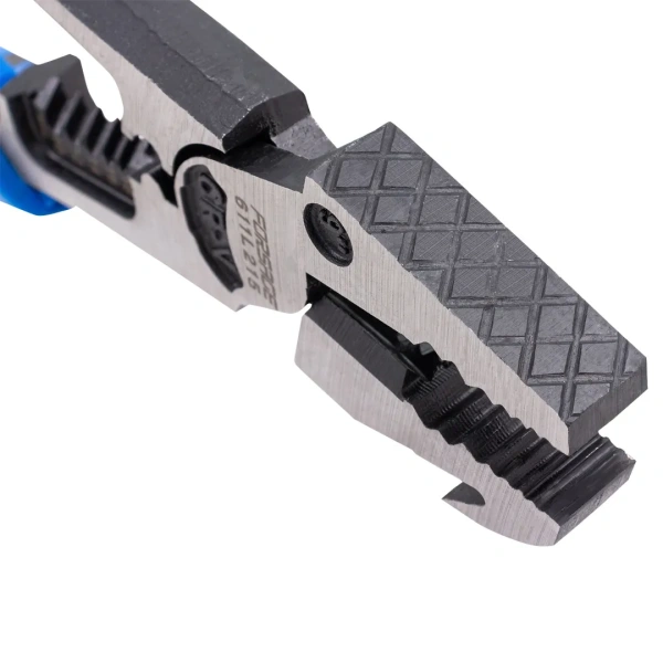 Плоскогубцы комбинированные многофункциональные 9'', в блистере