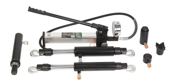 Набор гидравлического оборудования:насос с монометром10т,цилиндры:4,5,10т прямого и 5,10т обратного действия в кейсе