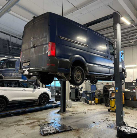 Подъемник двухстоечный электрогидравлический г/п 5.5 т BETA 55MCT