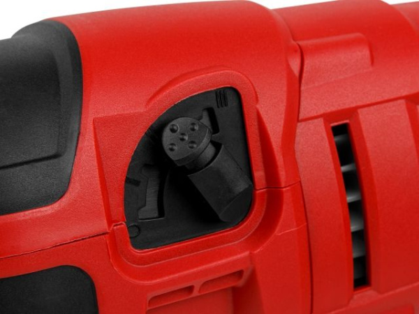 Сабельная пила WORTEX SR 2012 E в кор. + 2 пильных полотна 1200 Вт, дер. 210 мм, ход 30 мм, рег.об.