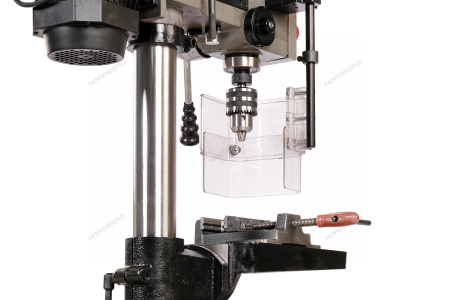 Станок сверлильный профессиональный NORDBERG ND2053P (750 Вт, 20 мм, 5 скоростей, нарезание резьбы, тиски)