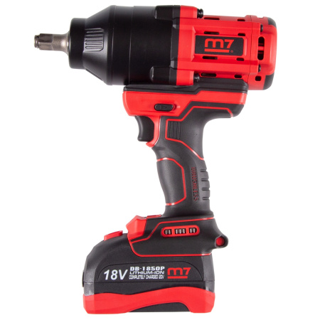 Гайковерт аккумуляторный ударный MIGHTY SEVEN DW-402AL (1/2", 1700 НМ, 18 В, кейс, в комплекте фонарь)