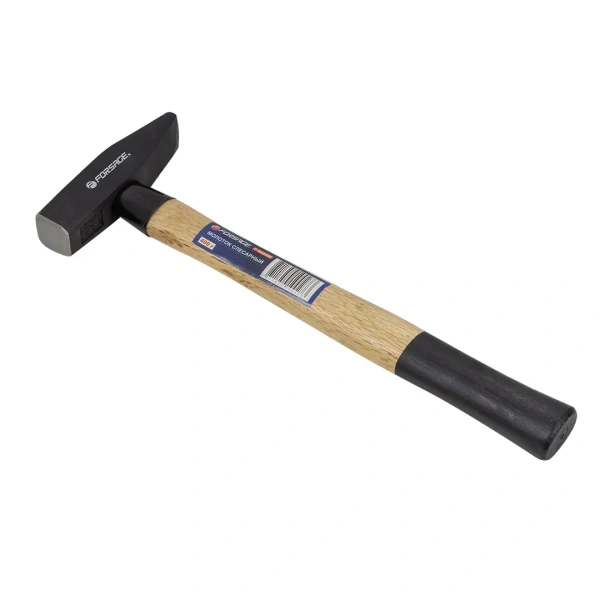 Молоток слесарный с деревянной ручкой и пластиковой защитой у основания (400г)