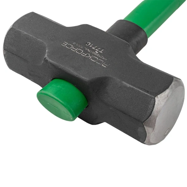 Кувалда с фиберглассовой ручкой и резиновой противоскользящей накладкой (7200г,L ручки-800мм)