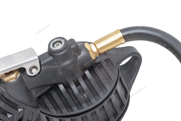 Пистолет профессиональный цифровой обрезиненный для подкачки шин колес NORDBERG Ti8D