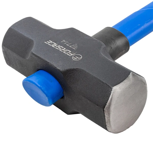 Кувалда с фиберглассовой ручкой и резиновой противоскользящей накладкой (6350г,L ручки-800мм)