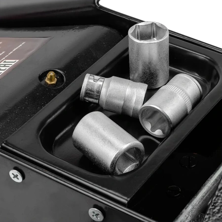 Домкрат подкатной гидравлический двухпоршневой 3т низкопрофильный с прорезиненной накладкой на рукоятке (h min 75мм, h max 510мм)