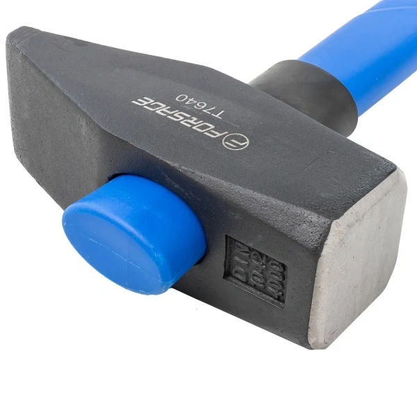 Молоток с фиберглассовой ручкой и резиновой противоскользящей накладкой (4000гр.,L ручки-800мм)