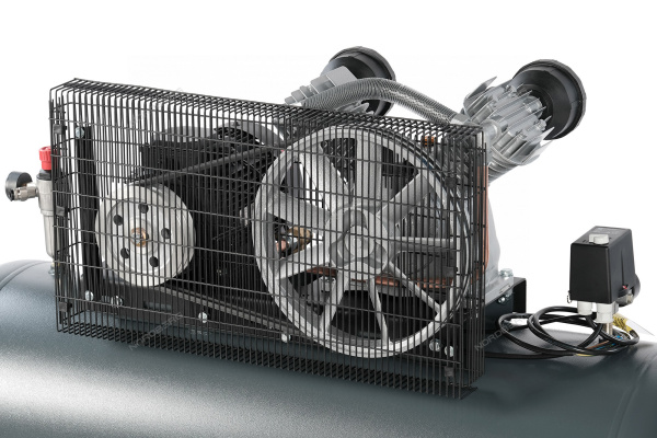 Компрессор поршневой с ременной передачей  NORDBERG NCP300/880 (380В, ресив. 270л, 880л/мин)