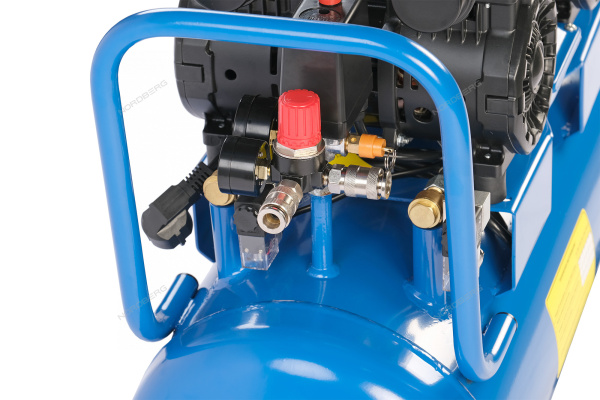 Компрессор безмасляный 220В ресивер 50 л 440 л/мин NORDBERG NCEO50/440