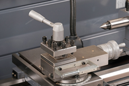 Токарный станок NORDBERG NLM650