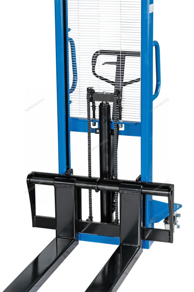 Штабелер ручной гидравлический 1,5 т NORDBERG N3906-15