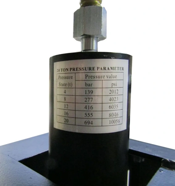 Пресс гидравлический с манометром напольный 20т ручной(рабочая высота:0-1030мм.рабочая ширина-500мм.Рабочий стол:210*500,ход штока 160мм)